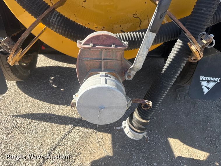 image for item EG1744 2022 Vermeer CV573SGT vacuum excavator