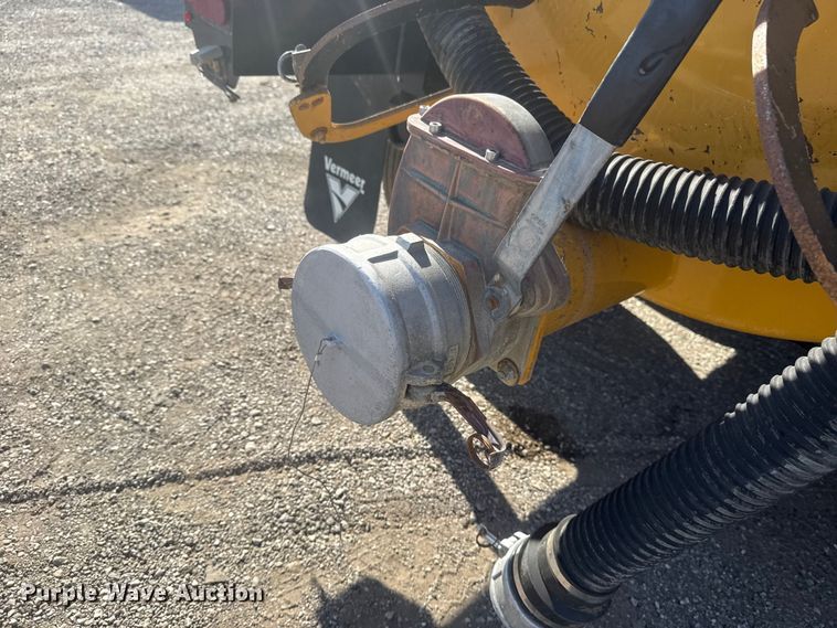 image for item EG1744 2022 Vermeer CV573SGT vacuum excavator