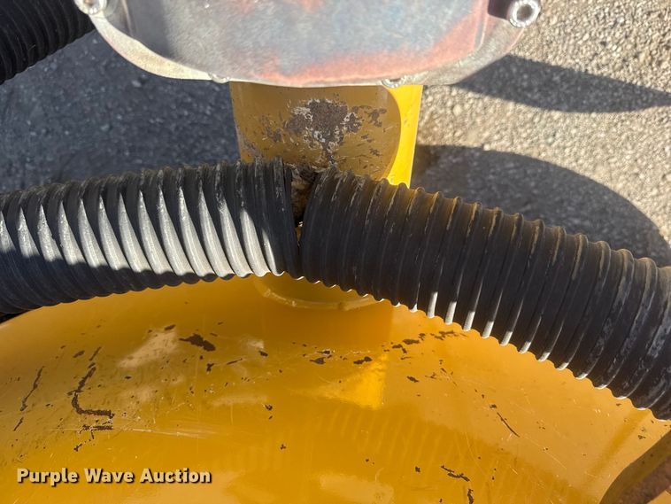 image for item EG1744 2022 Vermeer CV573SGT vacuum excavator