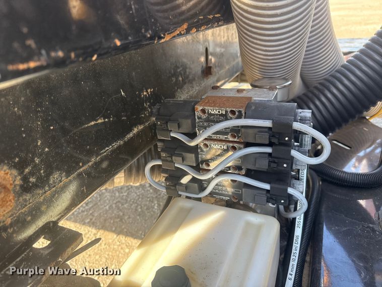 image for item EG1744 2022 Vermeer CV573SGT vacuum excavator