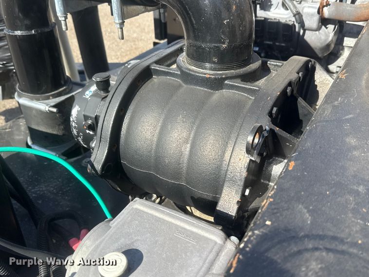 image for item EG1744 2022 Vermeer CV573SGT vacuum excavator