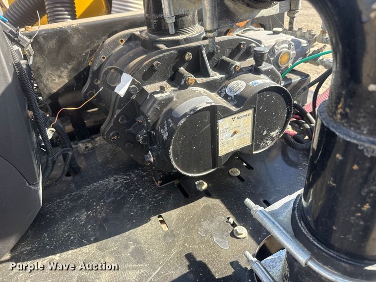 image for item EG1744 2022 Vermeer CV573SGT vacuum excavator