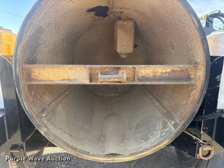 image for item EG1744 2022 Vermeer CV573SGT vacuum excavator