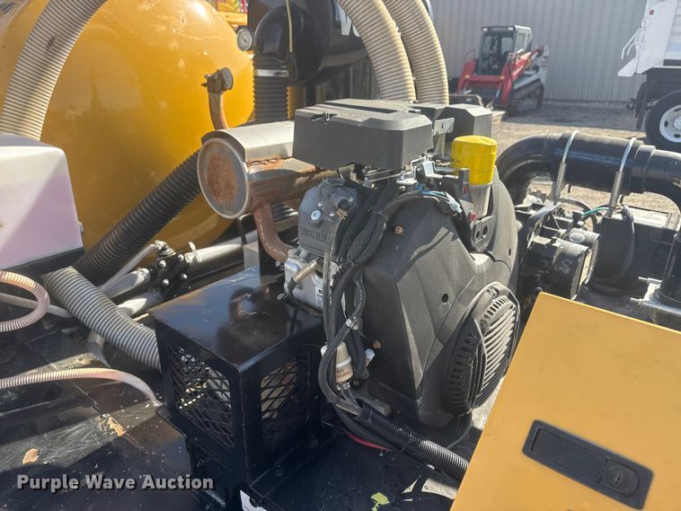 image for item EG1744 2022 Vermeer CV573SGT vacuum excavator