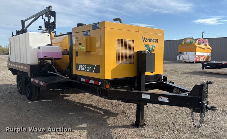image for item EG1748 2022 Vermeer LP873SDT vacuum excavator