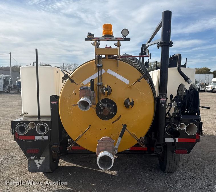 image for item EG1748 2022 Vermeer LP873SDT vacuum excavator