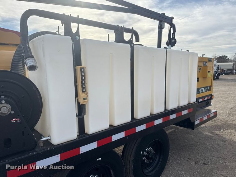 image for item EG1748 2022 Vermeer LP873SDT vacuum excavator