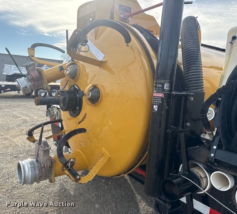 image for item EG1748 2022 Vermeer LP873SDT vacuum excavator