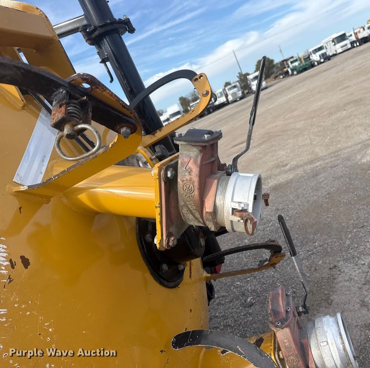 image for item EG1748 2022 Vermeer LP873SDT vacuum excavator