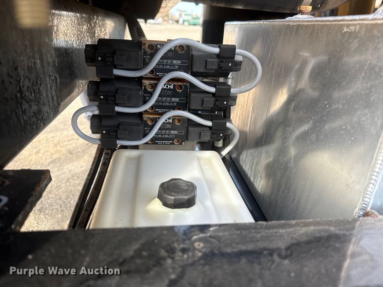 image for item EG1748 2022 Vermeer LP873SDT vacuum excavator