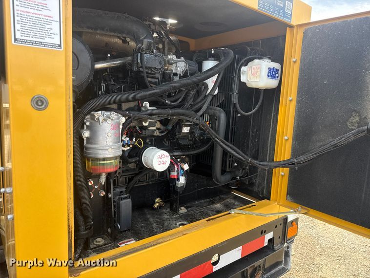 image for item EG1748 2022 Vermeer LP873SDT vacuum excavator