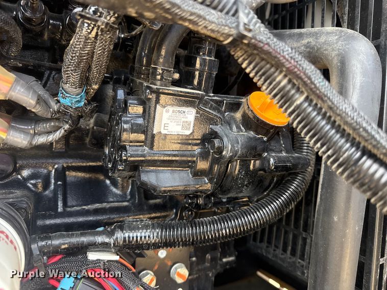 image for item EG1748 2022 Vermeer LP873SDT vacuum excavator