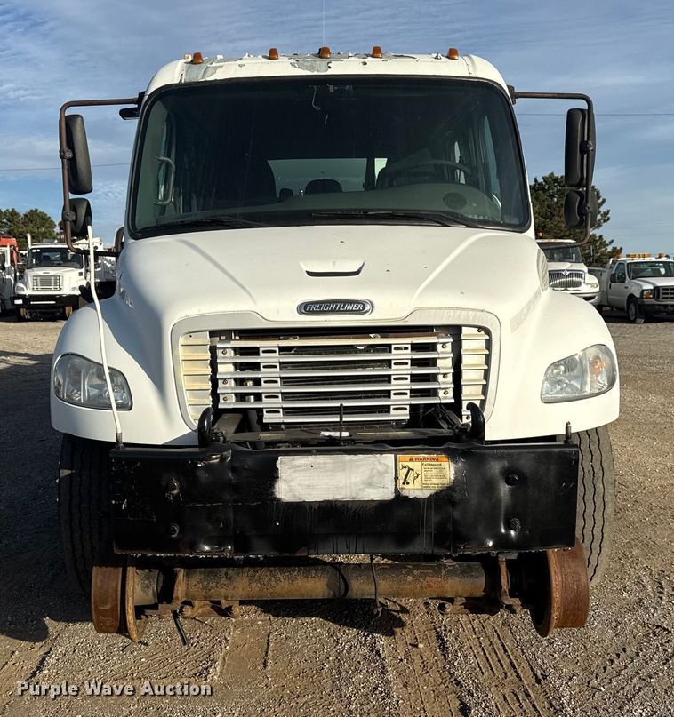image for item EG1751 2007 Freightliner Business Class M2 crane truck
