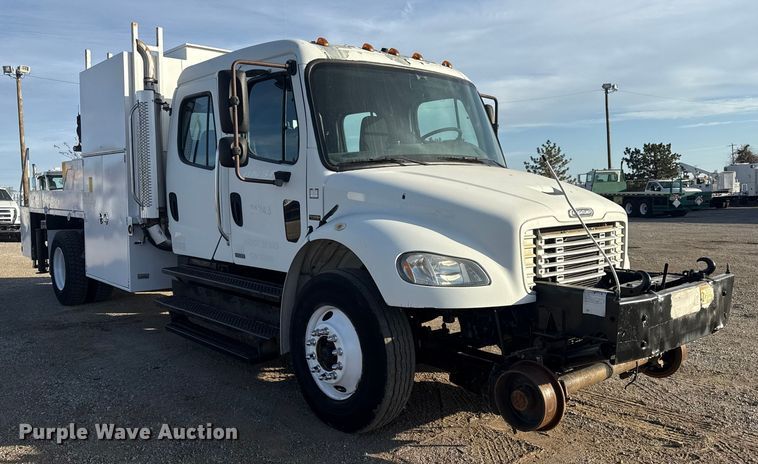 image for item EG1751 2007 Freightliner Business Class M2 crane truck