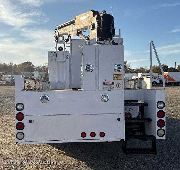 image for item EG1751 2007 Freightliner Business Class M2 crane truck