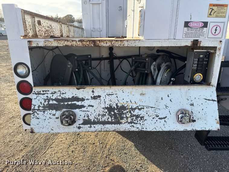 image for item EG1751 2007 Freightliner Business Class M2 crane truck