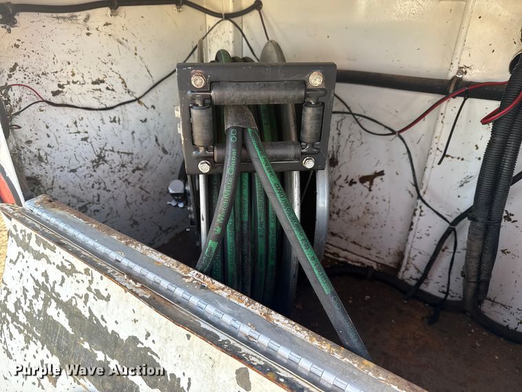 image for item EG1751 2007 Freightliner Business Class M2 crane truck