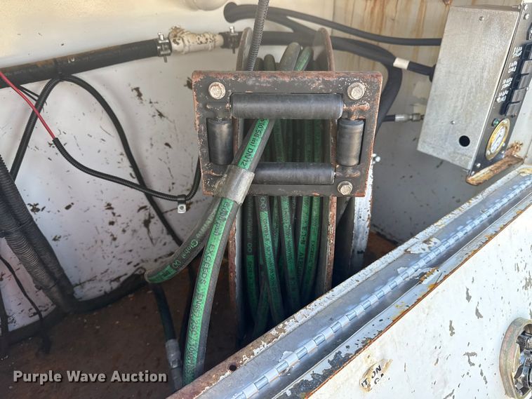 image for item EG1751 2007 Freightliner Business Class M2 crane truck