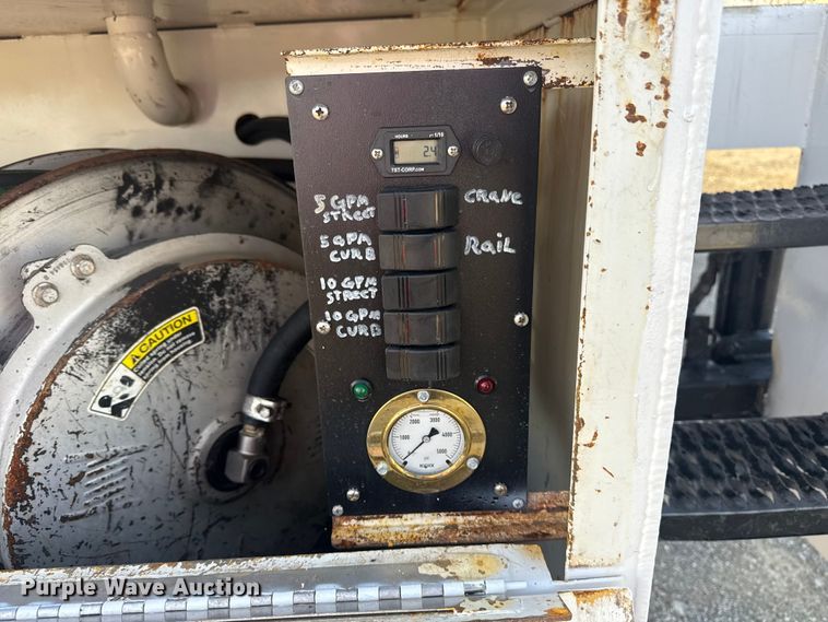 image for item EG1751 2007 Freightliner Business Class M2 crane truck