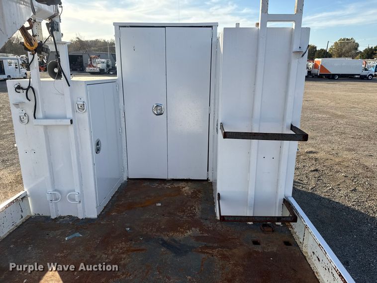 image for item EG1751 2007 Freightliner Business Class M2 crane truck