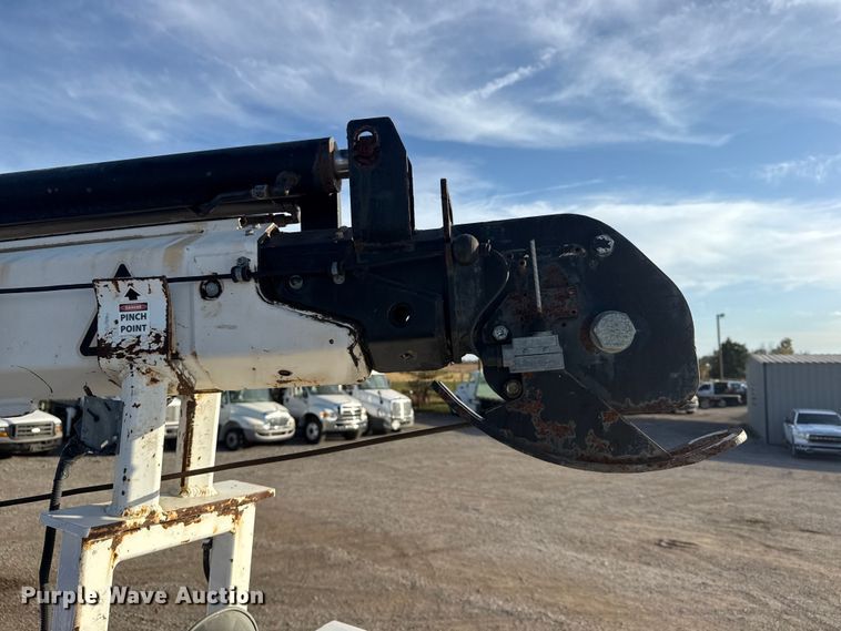 image for item EG1751 2007 Freightliner Business Class M2 crane truck