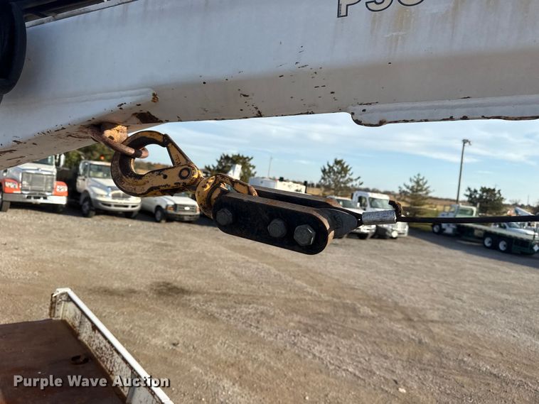 image for item EG1751 2007 Freightliner Business Class M2 crane truck