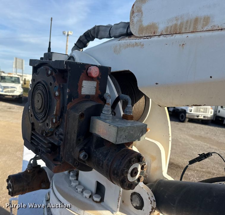 image for item EG1751 2007 Freightliner Business Class M2 crane truck