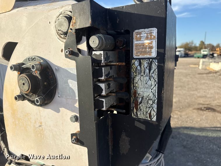 image for item EG1751 2007 Freightliner Business Class M2 crane truck