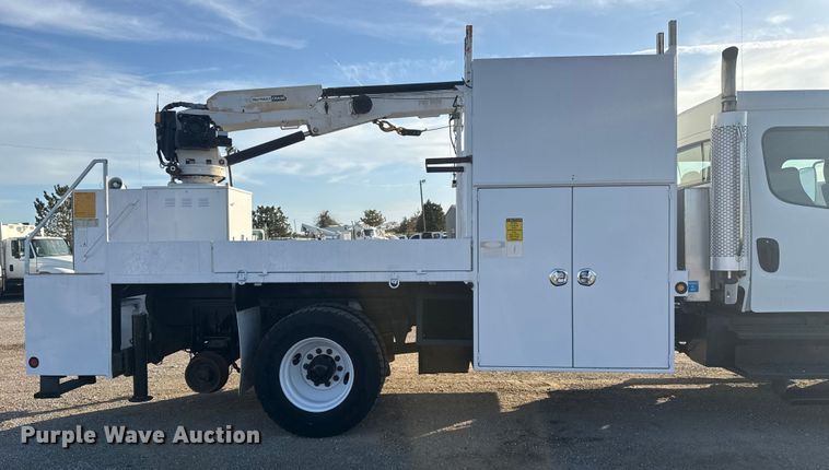 image for item EG1751 2007 Freightliner Business Class M2 crane truck