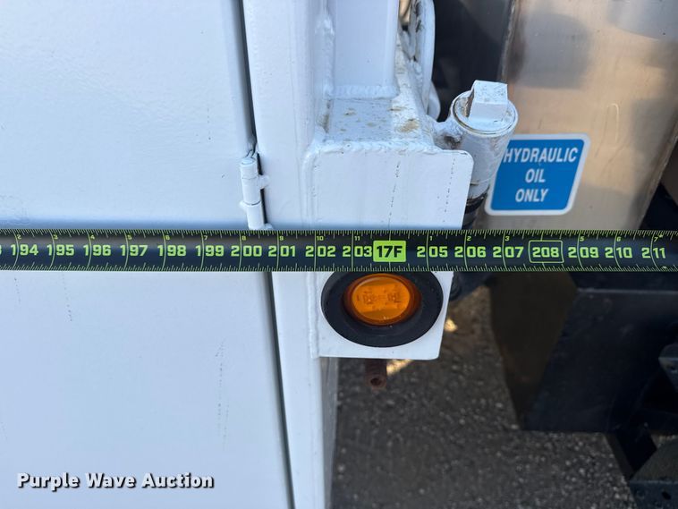 image for item EG1751 2007 Freightliner Business Class M2 crane truck