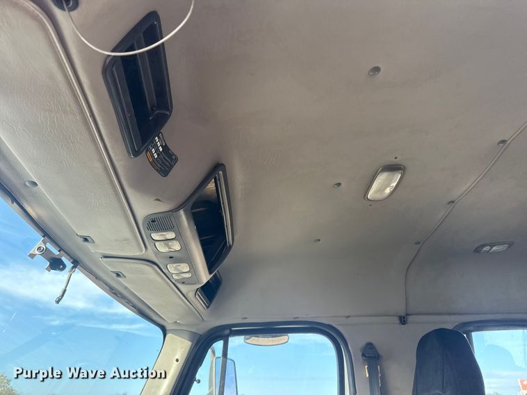 image for item EG1751 2007 Freightliner Business Class M2 crane truck