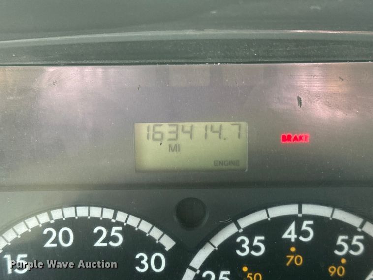 image for item EG1751 2007 Freightliner Business Class M2 crane truck