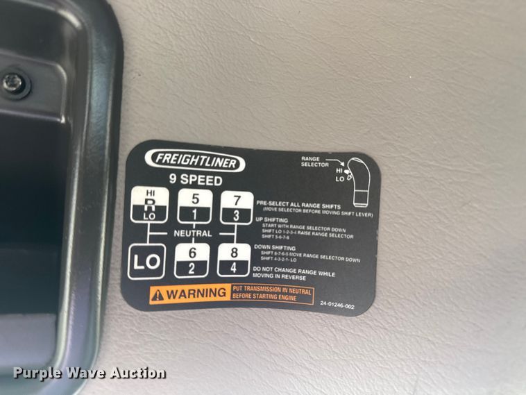 image for item EG1751 2007 Freightliner Business Class M2 crane truck