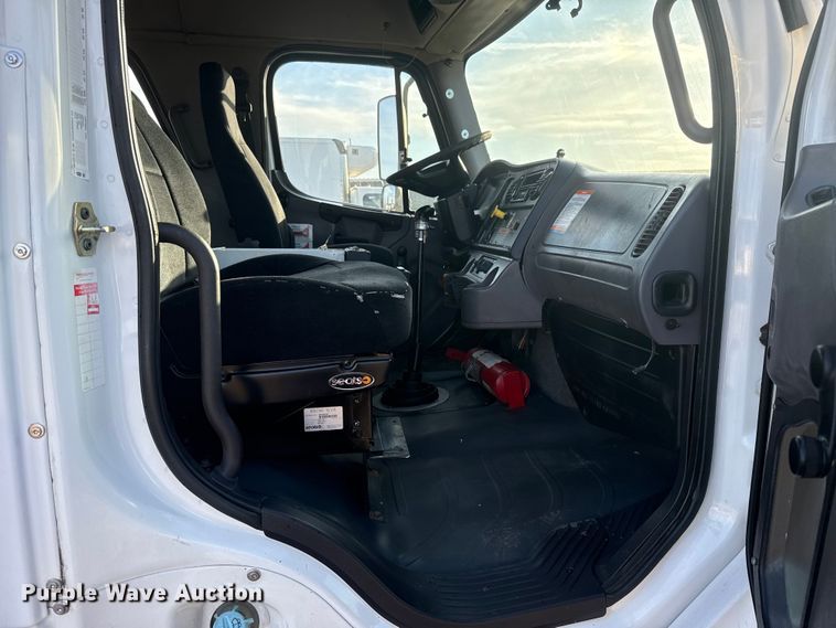 image for item EG1751 2007 Freightliner Business Class M2 crane truck