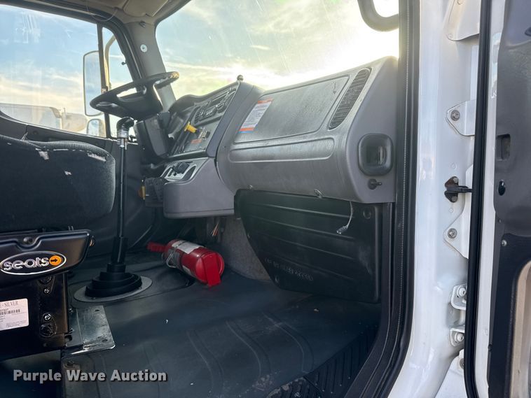 image for item EG1751 2007 Freightliner Business Class M2 crane truck