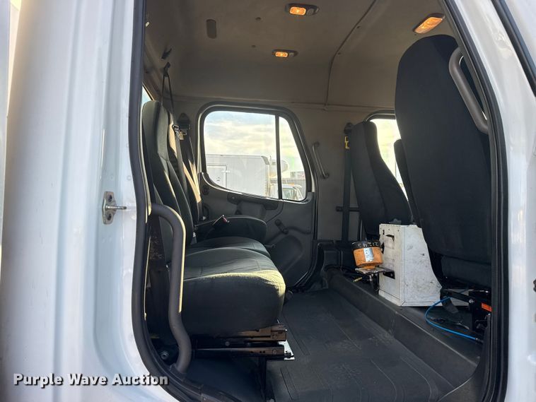 image for item EG1751 2007 Freightliner Business Class M2 crane truck