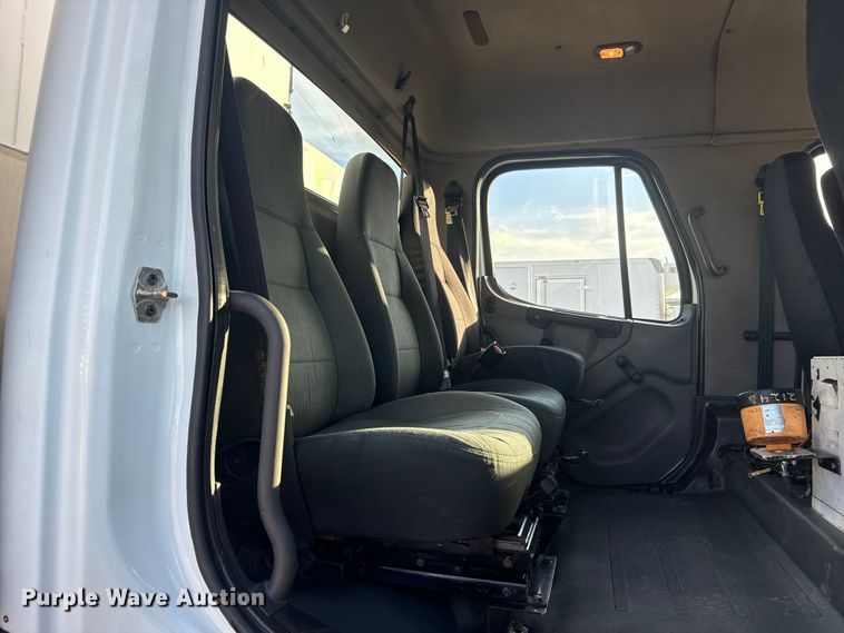 image for item EG1751 2007 Freightliner Business Class M2 crane truck