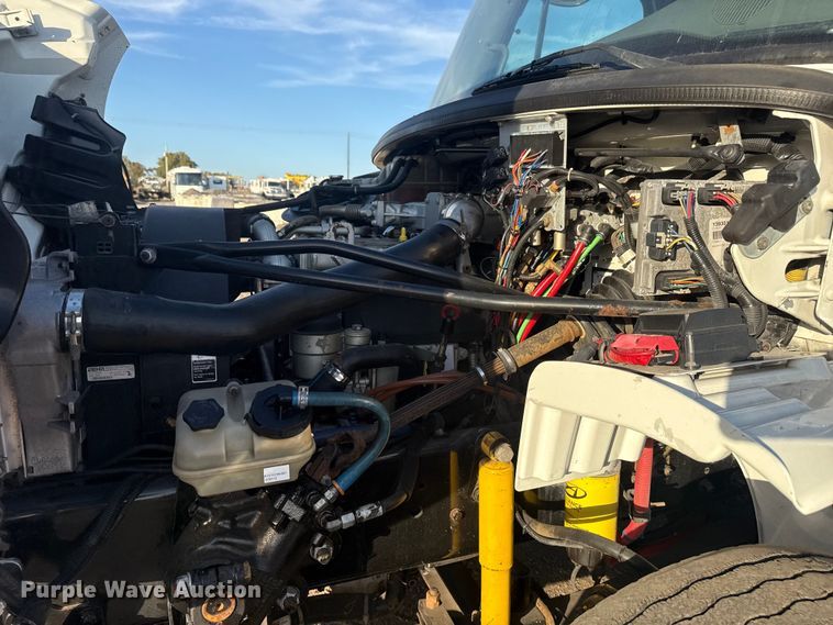 image for item EG1751 2007 Freightliner Business Class M2 crane truck