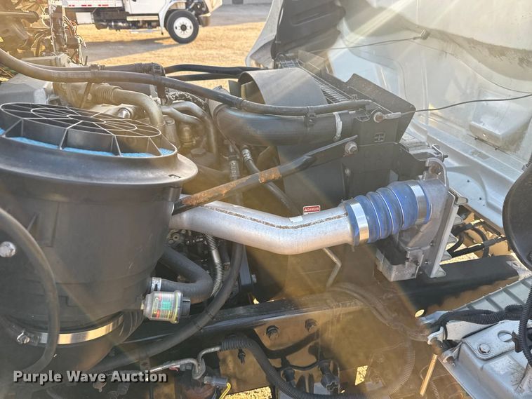 image for item EG1751 2007 Freightliner Business Class M2 crane truck