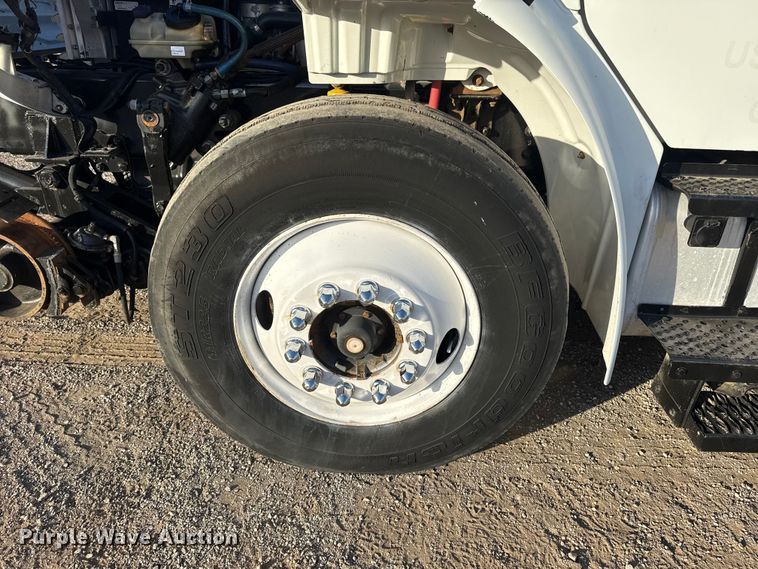 image for item EG1751 2007 Freightliner Business Class M2 crane truck