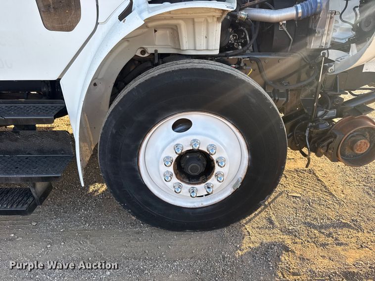 image for item EG1751 2007 Freightliner Business Class M2 crane truck