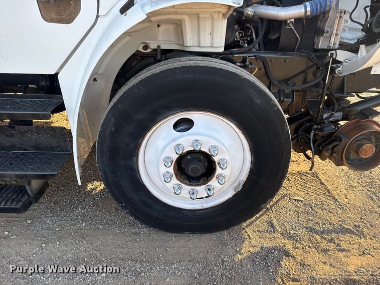 image for item EG1751 2007 Freightliner Business Class M2 crane truck