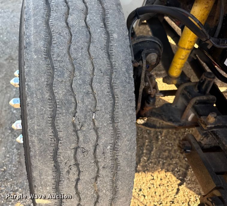 image for item EG1751 2007 Freightliner Business Class M2 crane truck