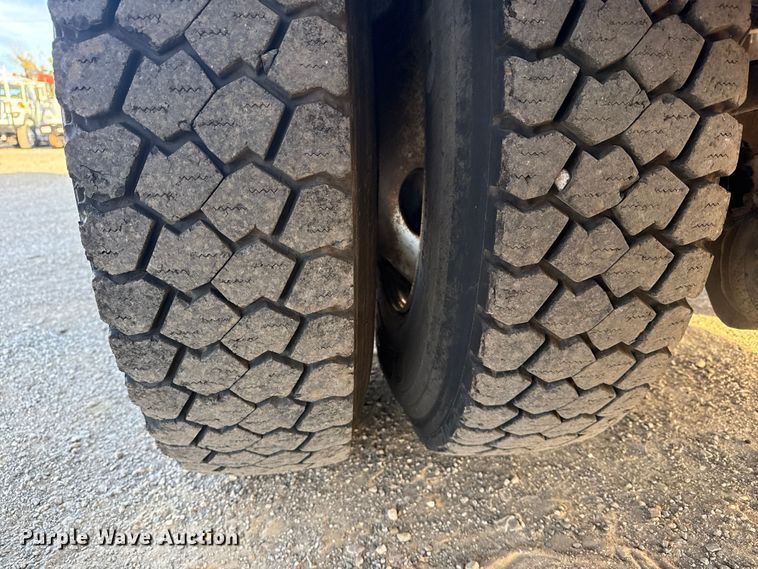 image for item EG1751 2007 Freightliner Business Class M2 crane truck