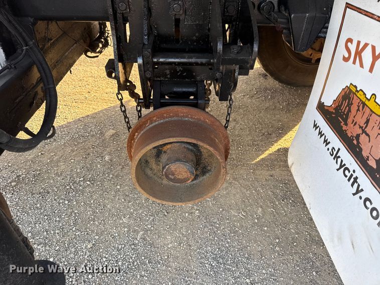 image for item EG1751 2007 Freightliner Business Class M2 crane truck