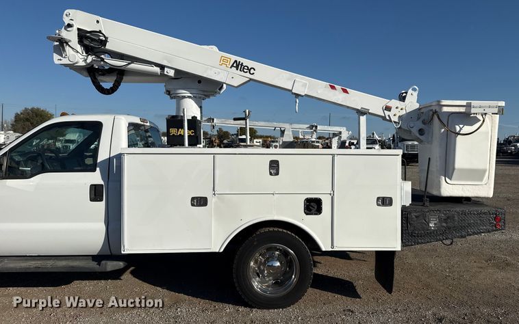 image for item EG1754 2011 Ford F450 Super Duty bucket truck