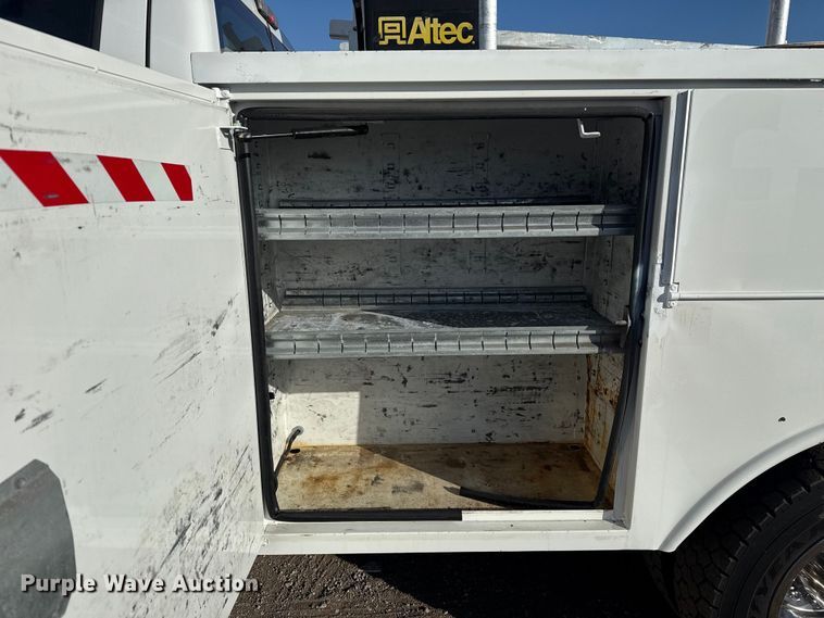 image for item EG1754 2011 Ford F450 Super Duty bucket truck