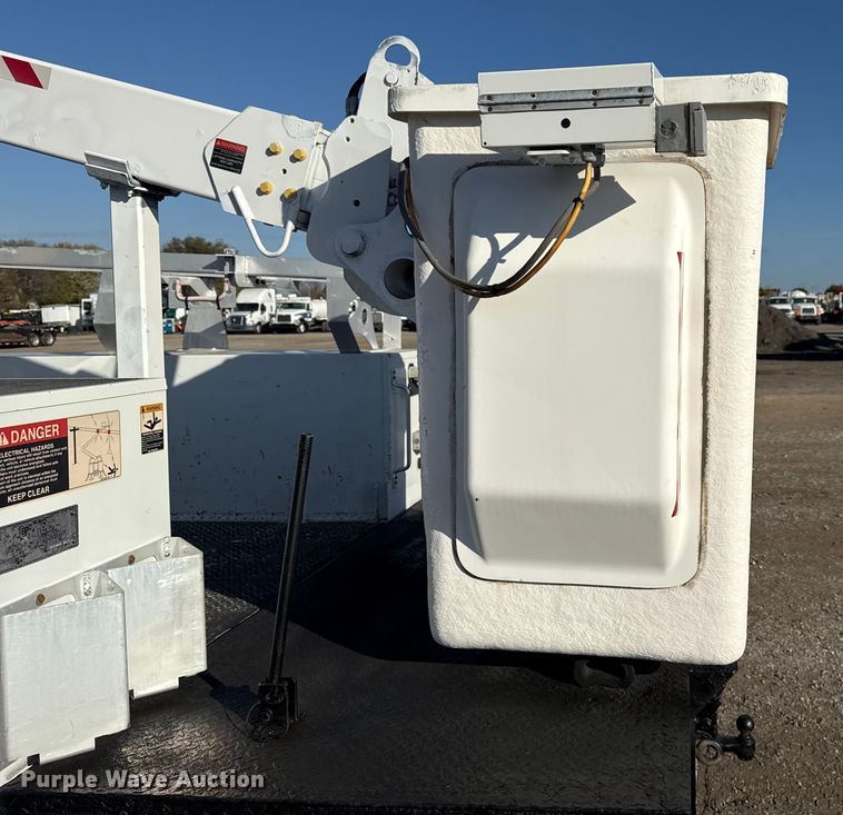 image for item EG1754 2011 Ford F450 Super Duty bucket truck