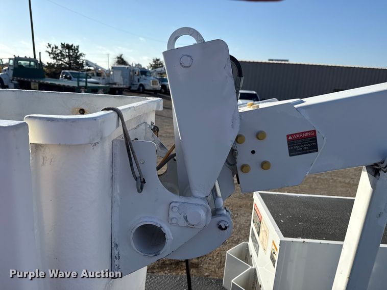 image for item EG1754 2011 Ford F450 Super Duty bucket truck