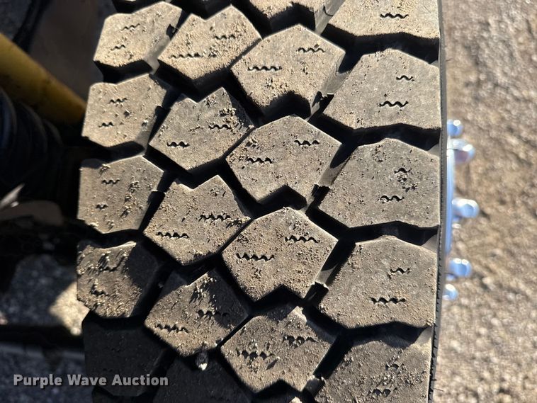 image for item EG1754 2011 Ford F450 Super Duty bucket truck